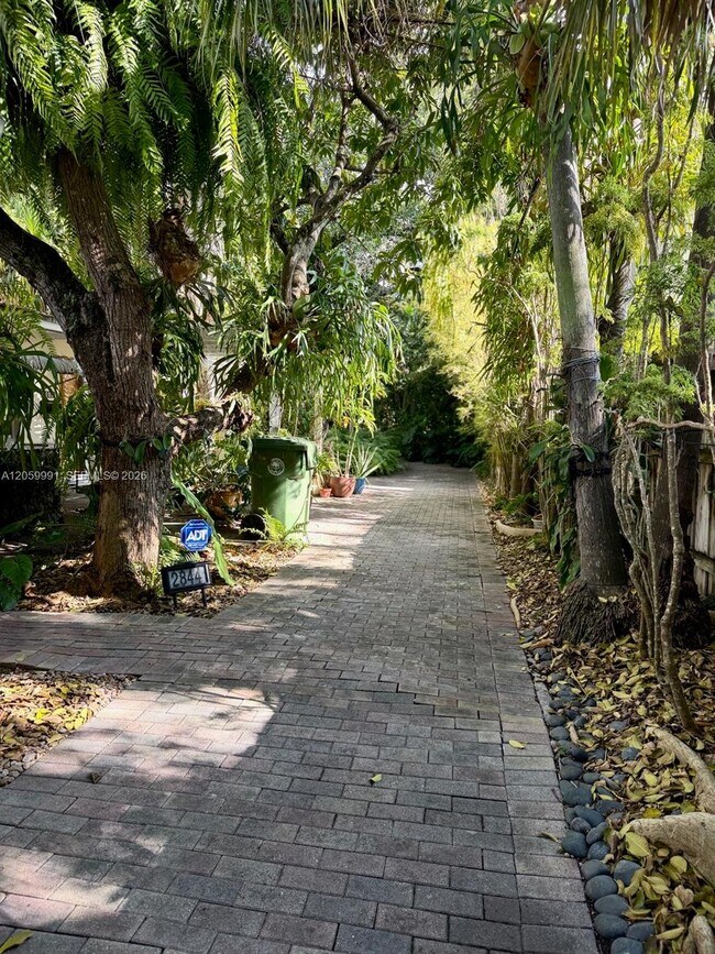 Photo - 2844 Coconut Ave Unidad A
