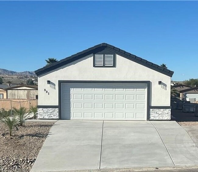 Building Photo - 3 Bedroom Home Located in Bullhead City