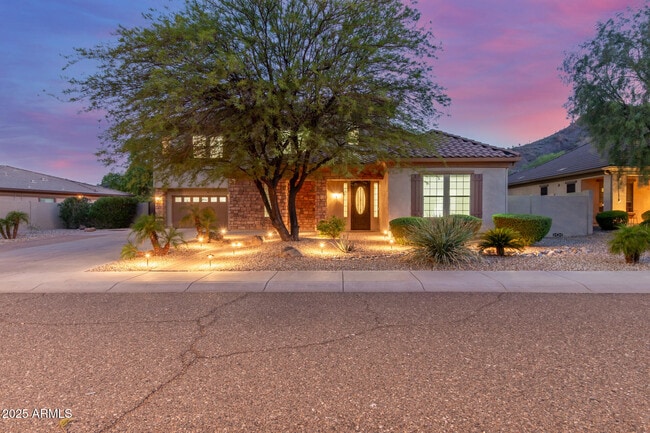 Building Photo - 5811 W Bonanza Ln Rental
