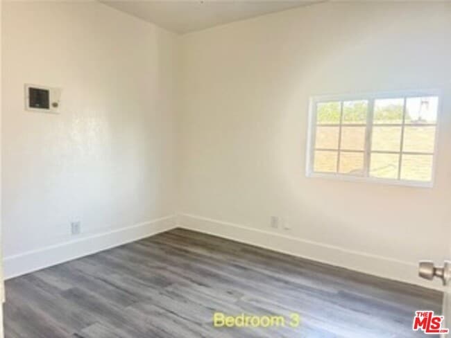 Photo - 204 W 52nd Pl