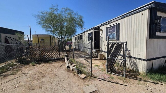 Building Photo - 3870 E Benson Hwy