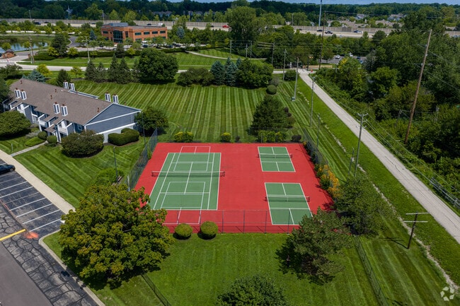 Tennis/Pickleball Courts