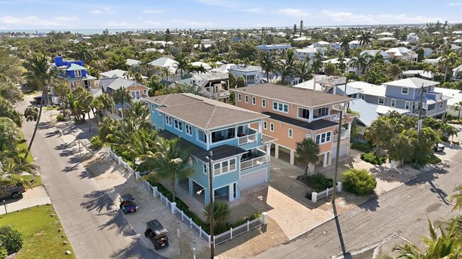 Building Photo - 115 Aqua Ln