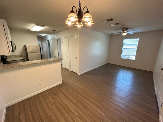 Photo - 1615 N Navidad St Unit 101