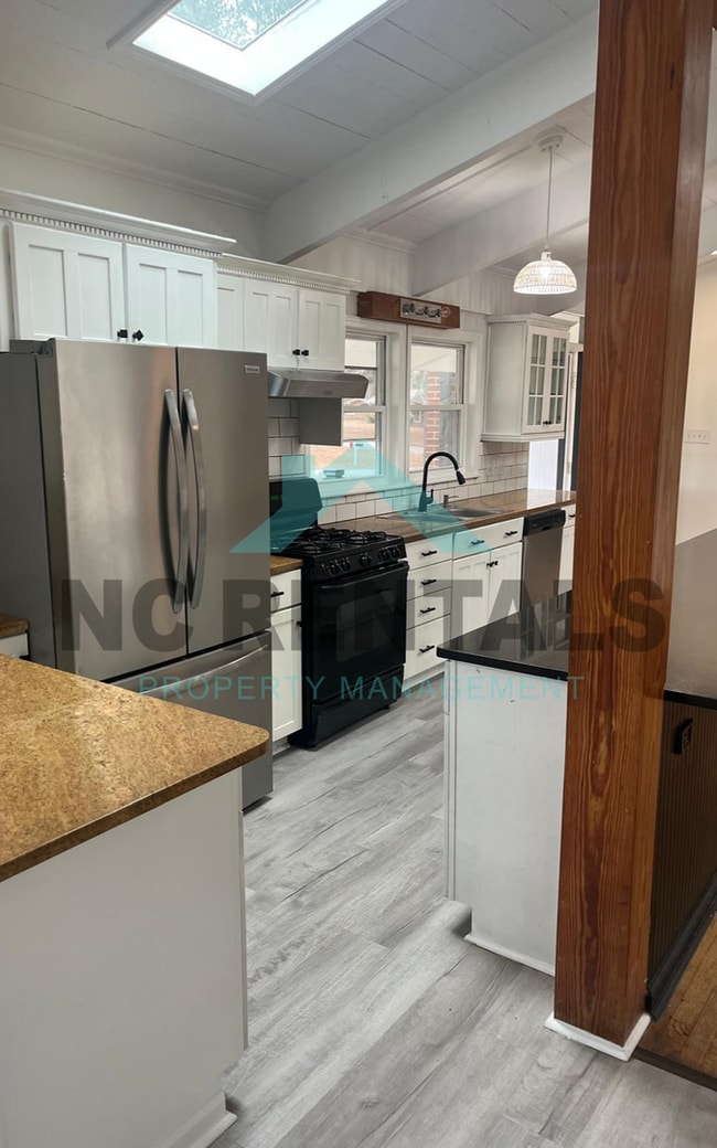 Photo - 1212 Red Oak Ave