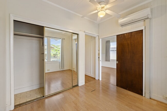 Photo - 3-bedroom, 2-bath single-family home with a covered porch and parking. Ideally located near Diamo...