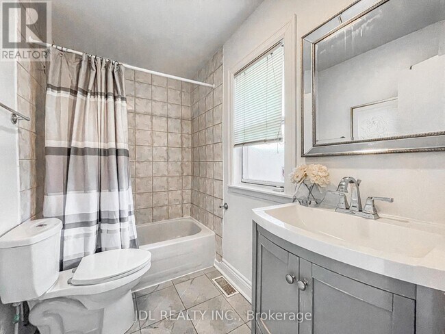 Photo - 209 Harlandale Ave