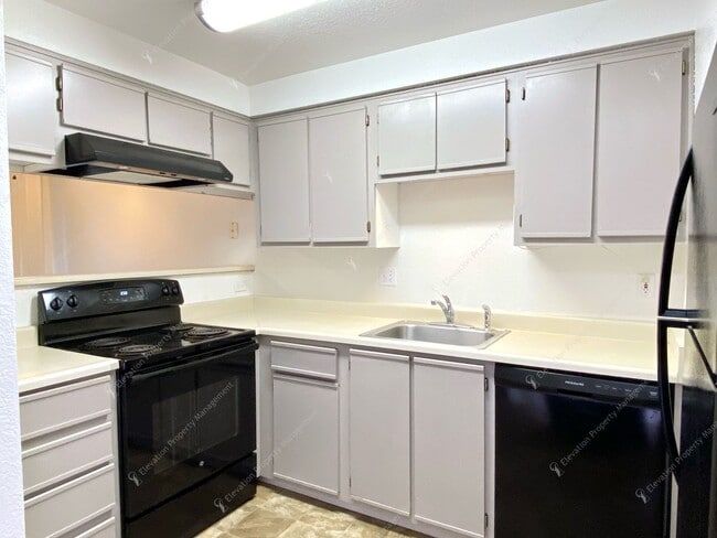 Photo - 2769 NE Mesa Ct Unidad 4