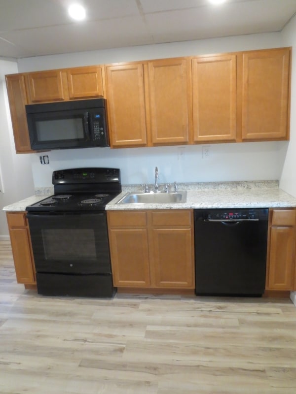 Building Photo - 2421 Beechwood Blvd