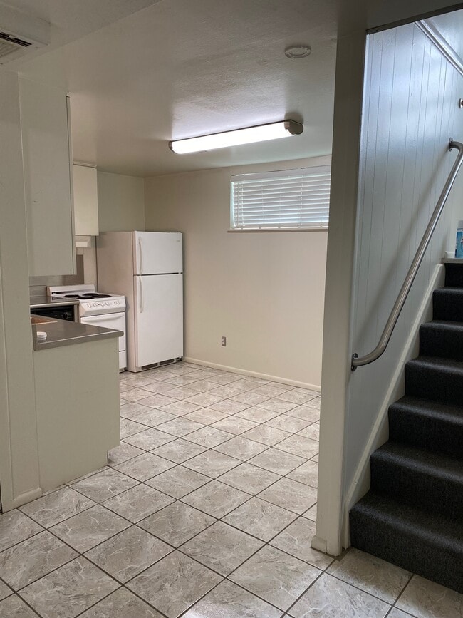 Photo - 5634 N Meridian Ave