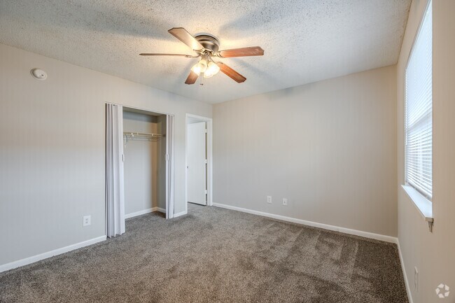 2BR, 2BA - 911SF - Bedroom 1