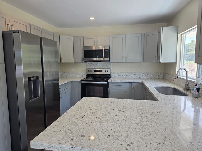 Photo - AVAILABLE NOW! 2 bed, 2 bath, 1 parking Kalaheo Hillside