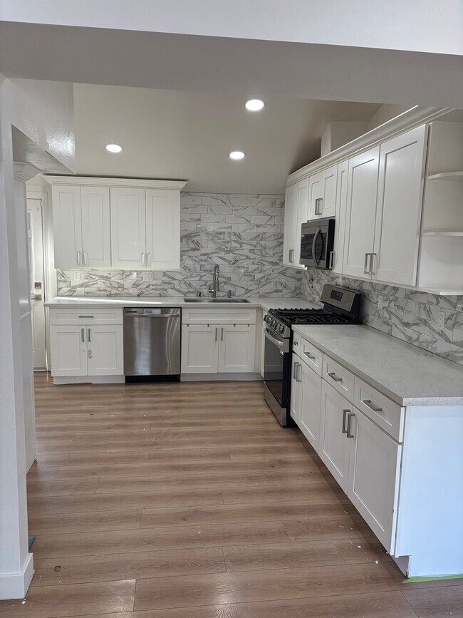 Photo - 2103 Avalon Ave