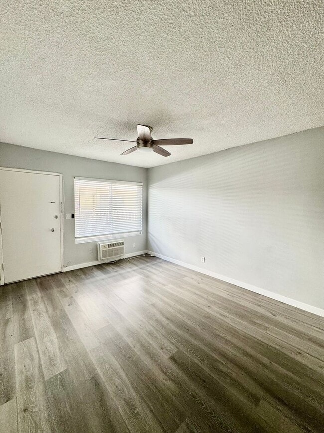 Photo - 7524 Sepulveda Blvd