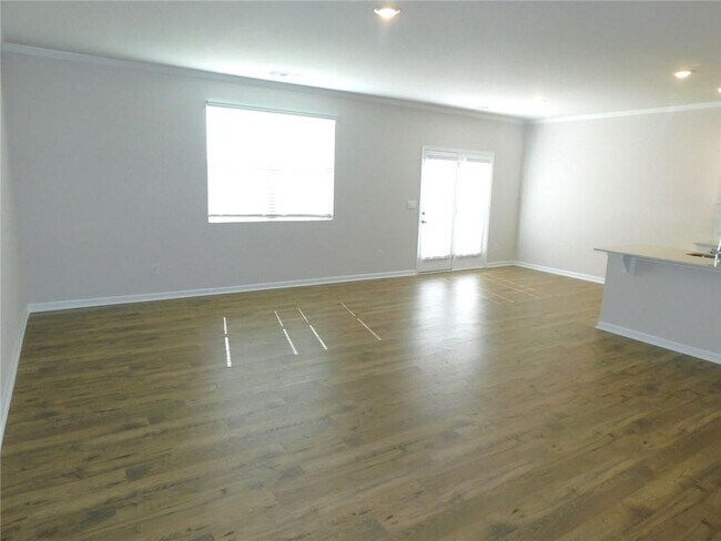 2514 Acacia Walk