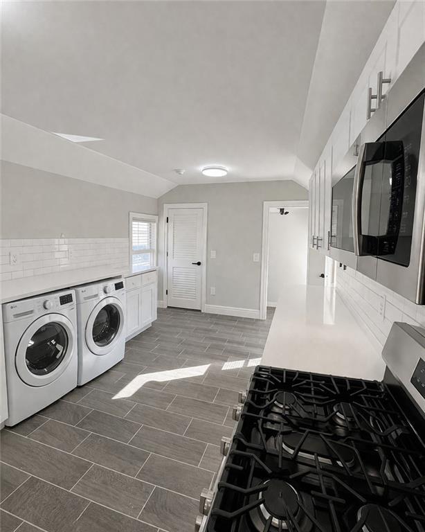 Building Photo - 71 E George St Unit 2