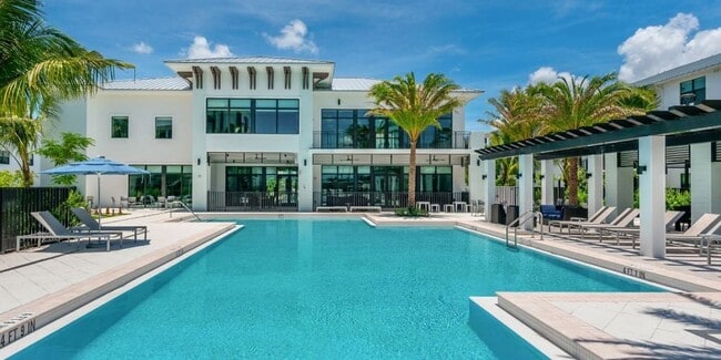 Swimming Pool - Pines Garden at City Center