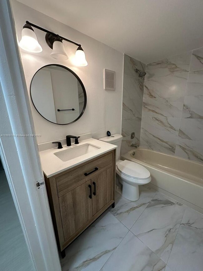 Photo - 3200 Collins Ave Unit 8