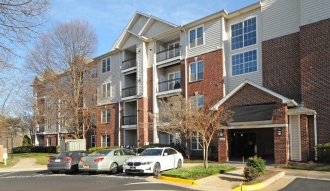 outside view of building - 1591 Spring Gate Dr Unit 3413