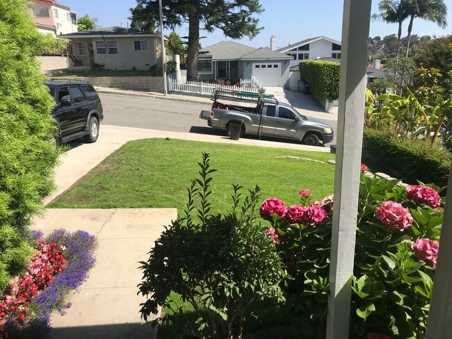 Photo - 830 Avenue C
