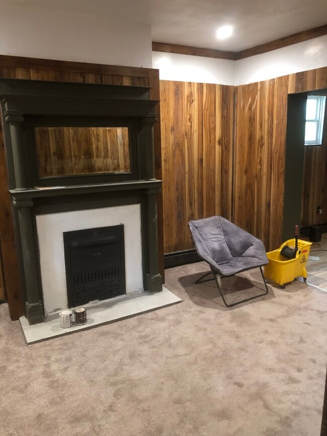 Photo - 818 Loyal Way