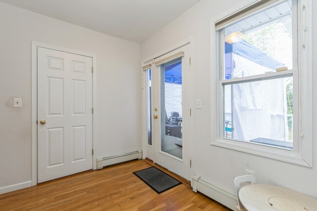 Photo - 39 Linwood Ave