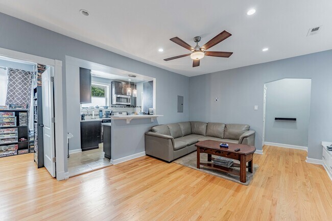 Photo - 5717 N Kimball Ave