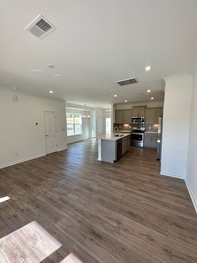 Photo - 2BR/3BA End Unit Townhome in Pringle Towns