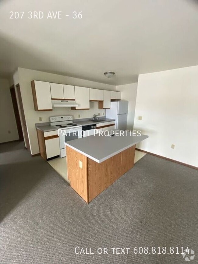 Building Photo - 2 bed/1 bath apartment in Monroe! Unit 36