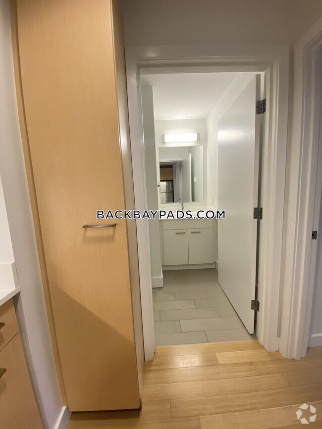 Building Photo - 1085 Boylston St Unit 102 Rental