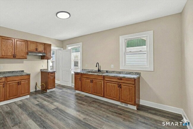 Building Photo - 38 Bristol St Unit 2