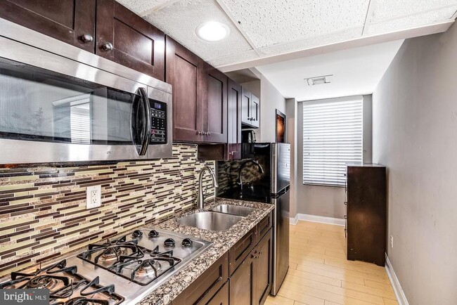 Photo - 2135 Walnut St Unit 603