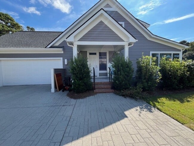 Photo - Experience Elegance in the beautiful city ...