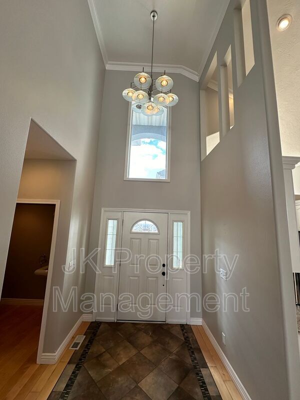 Photo - 1005 34th Ave NE