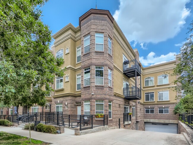 Building Photo - 1776 Race St Unit 210