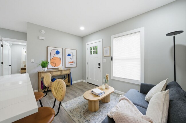 Photo - 1114 Oakland Dr SW