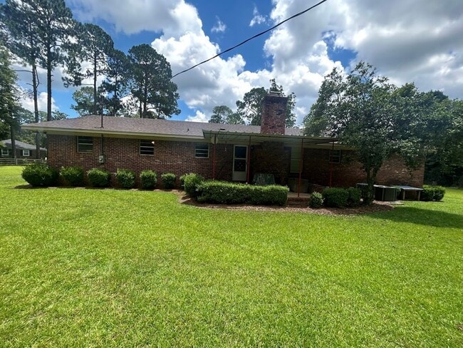 Photo - 150 Stilwell Cir