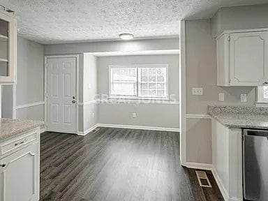 Photo - 2204 5th Ave