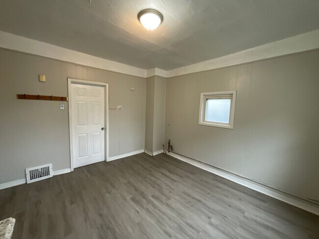 Photo - 6807 Worley Ave Unidad 6807 Worley Avenue - 4