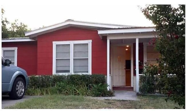 Building Photo - 5216 Woodrow Ave