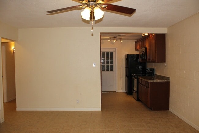 4 Oakmont Cir