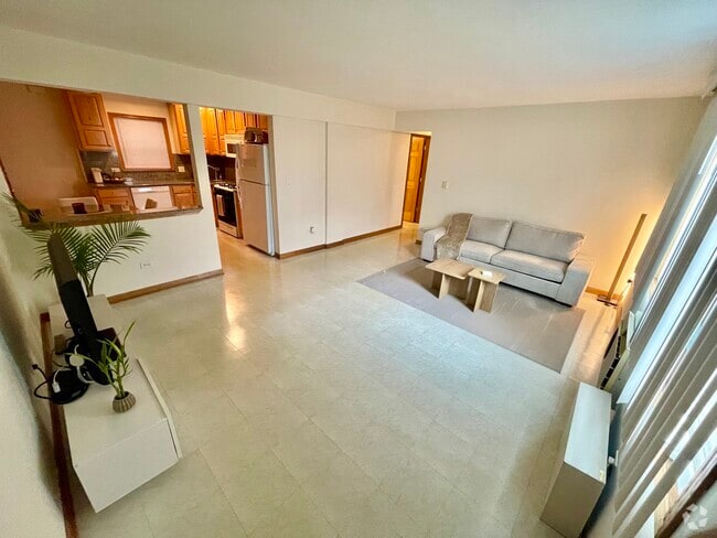 Building Photo - 5450 W Higgins Ave Rental