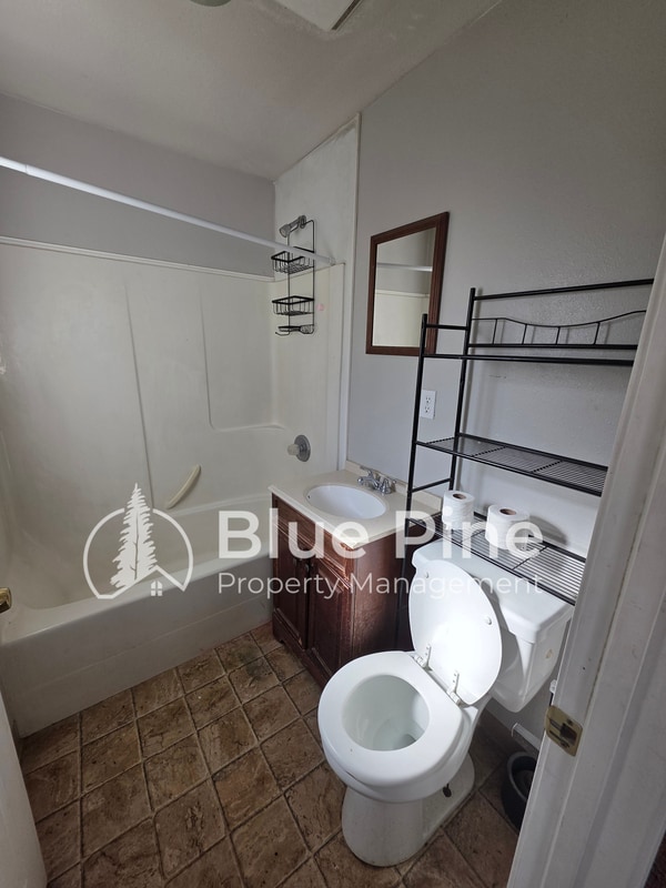 Photo - 340 N Water St