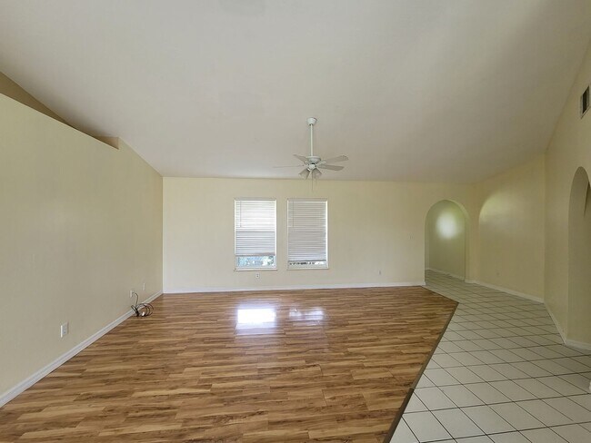 Building Photo - House for rent