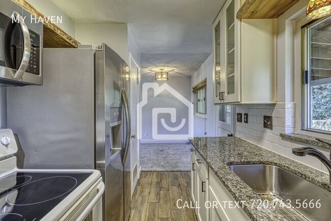 Photo - 2776 S Dahlia St