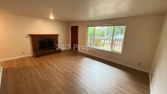 Photo - *$1,000 Off First Months Rent!* Beautiful ...