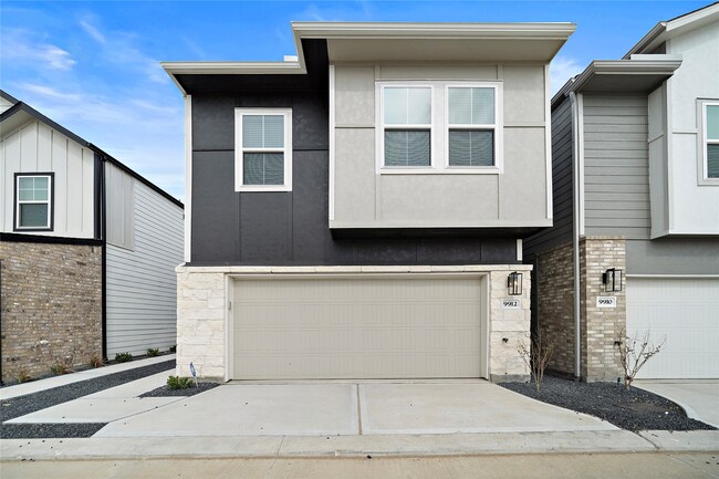 Building Photo - 9912 Storehouse Dr
