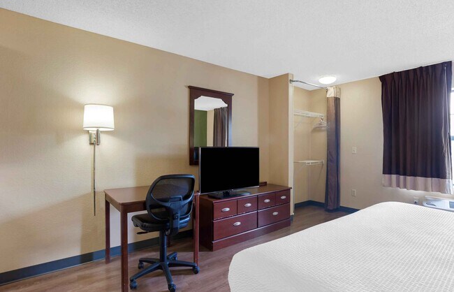 Furnished Studio-Austin - Metro