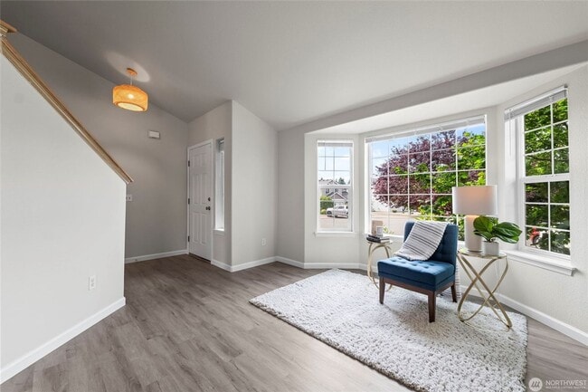 Photo - Amazing 4 br 2.5 bedroom 2000 sqft home!