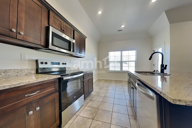 Photo - 3210 Greenhouse Dr